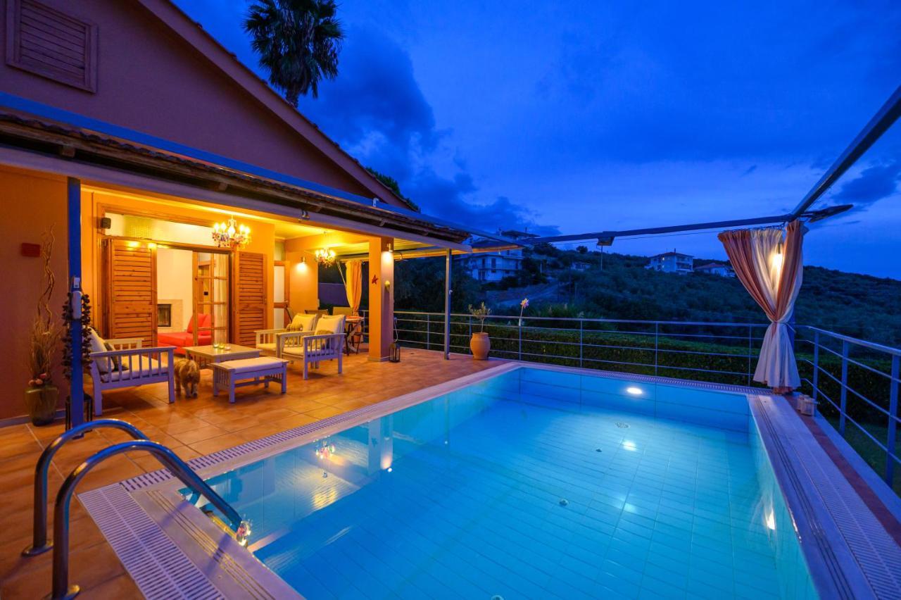 Cozy Small Smart Villa With Private Pool Mikri Mantineia Каламата Екстериор снимка