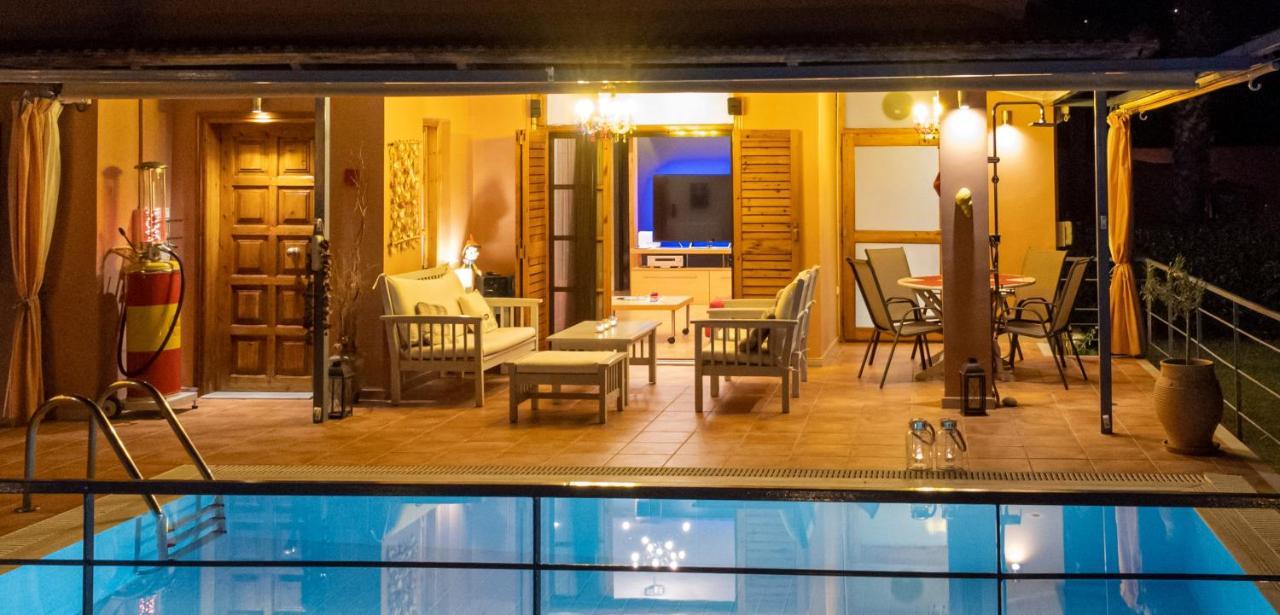 Cozy Small Smart Villa With Private Pool Mikri Mantineia Каламата Екстериор снимка